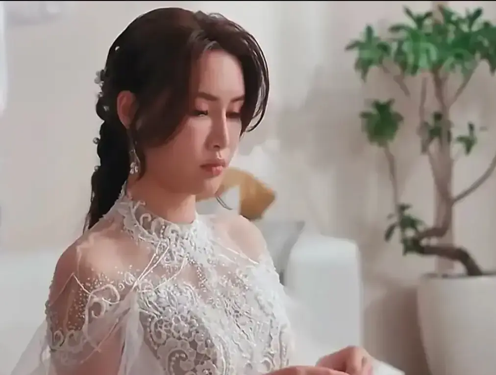 《苏畅-小凤新婚》完整未删减版-艾熙倾情演绎怀旧台味风情-苏畅-小凤新婚4K高清免费在线观看